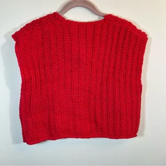 Amazon Fashion Red Knit Gold Button Sweater Vest NWT - Picture 7 of 9